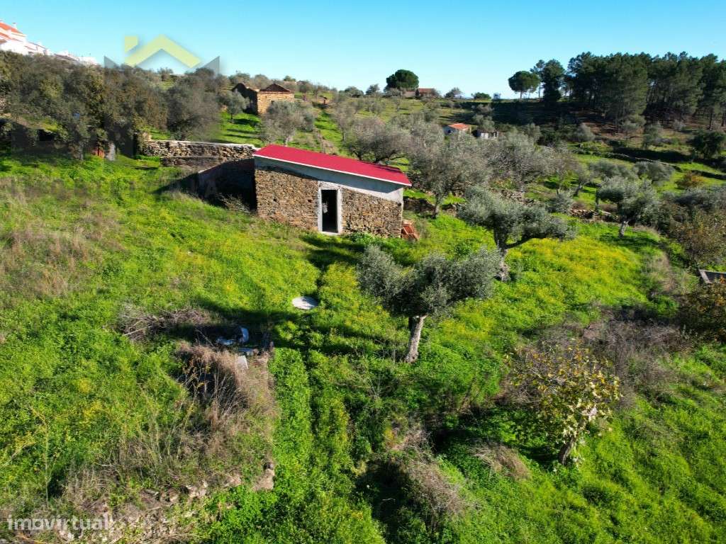 Quintinha com 6800m2 e construção rural - Grande imagem: 4/30