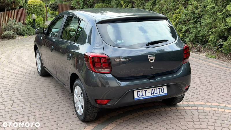 Dacia Sandero SCe 75 Essential - 11