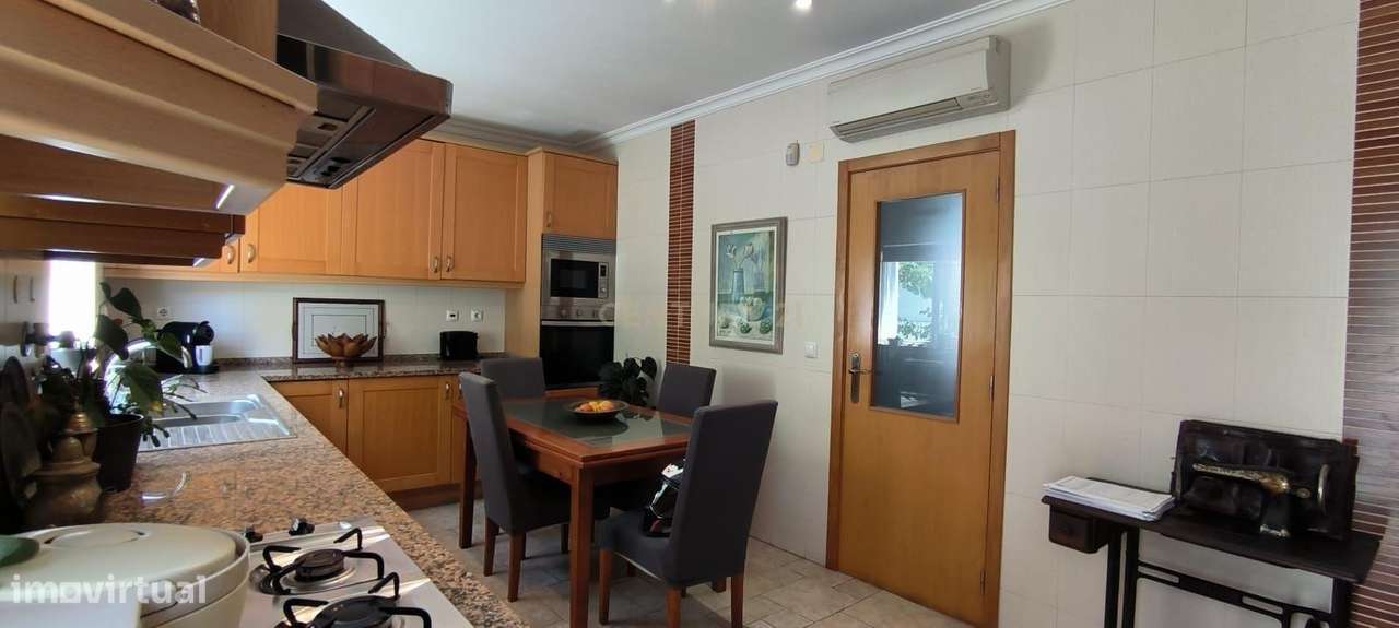 MORADIA com PISCINA - AZEITÂO-4