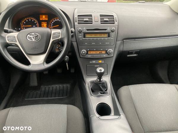 Toyota Avensis 1.8 Active - 18