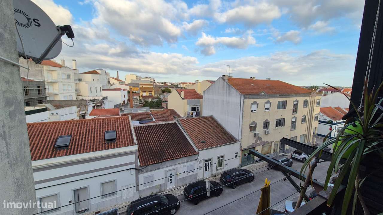 Apartamento T2 no centro do Montijo-16