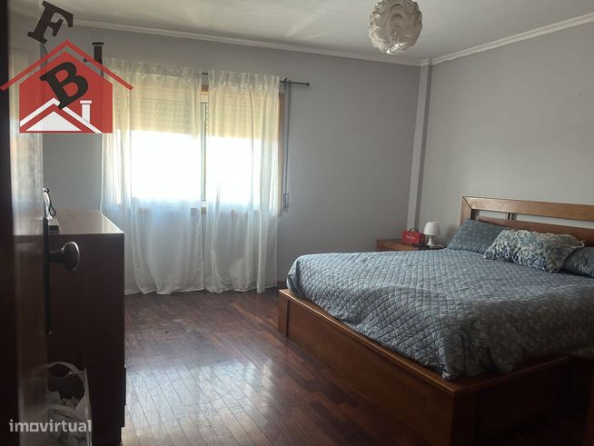 EXCELENTE T2 C/ LAREIRA ÁREA 123M2 SANTA MARINHA 220.000€-14