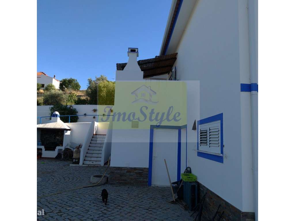 Moradia isolada com cave e apartamento independente em Castro Marim-15
