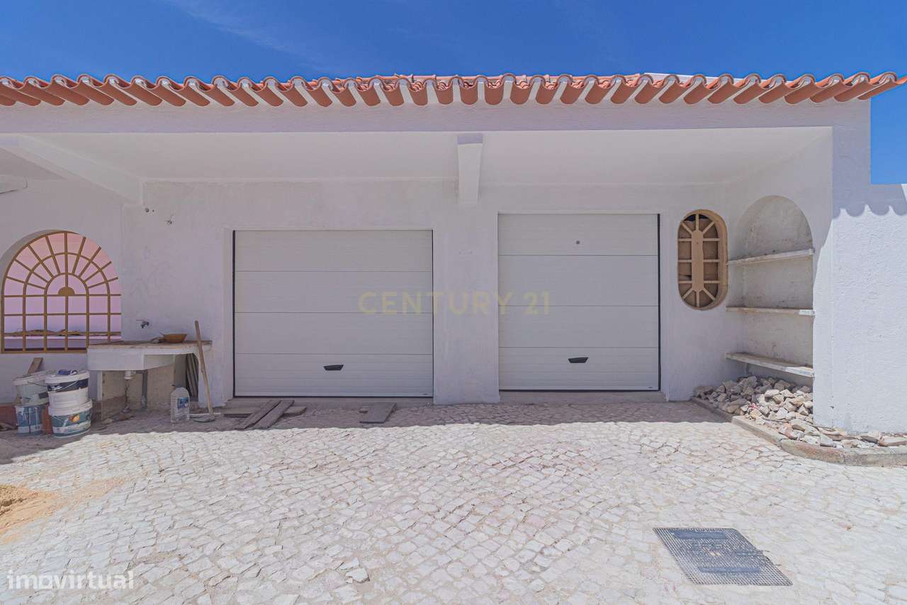 Distinta Moradia, com piscina e adega - perto de praias-50