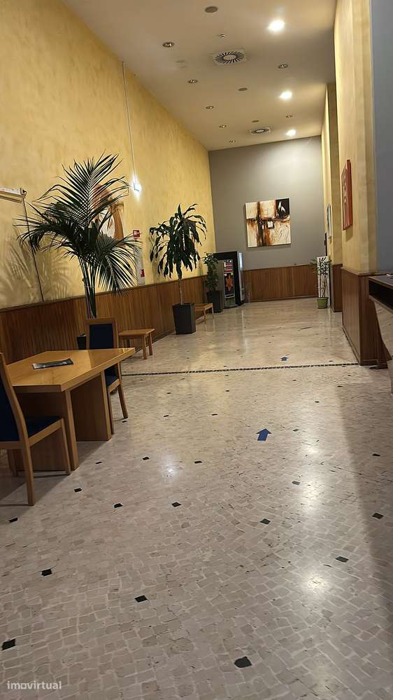 Apartamento T1 com lugar de parqueamento e piscina-17