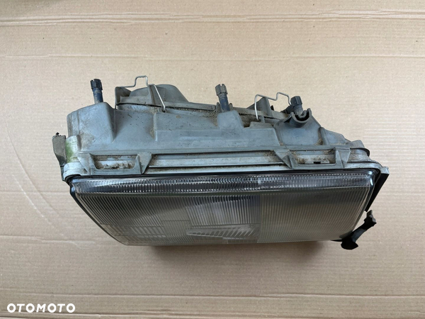 mercedes w124 lampa prawa przód przednia hella europa 138794 - 4