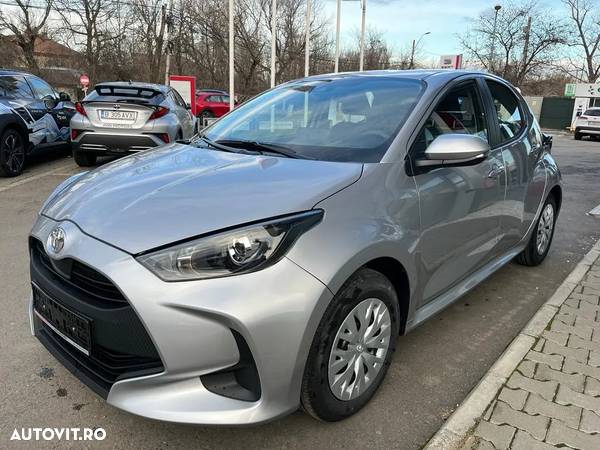 Toyota Yaris 1.5 L CVT Active - 6