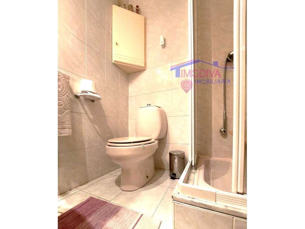 Moradia T4 com aquecimento e garagem em Figueiró dos Vinhos-19