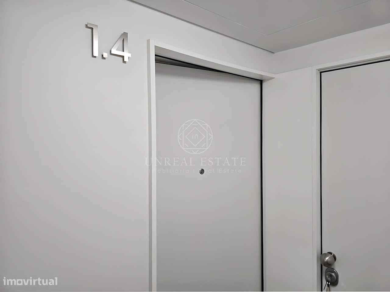 Apartamento T0 , novo, inserido em um edifício totalmente remodelado n-18