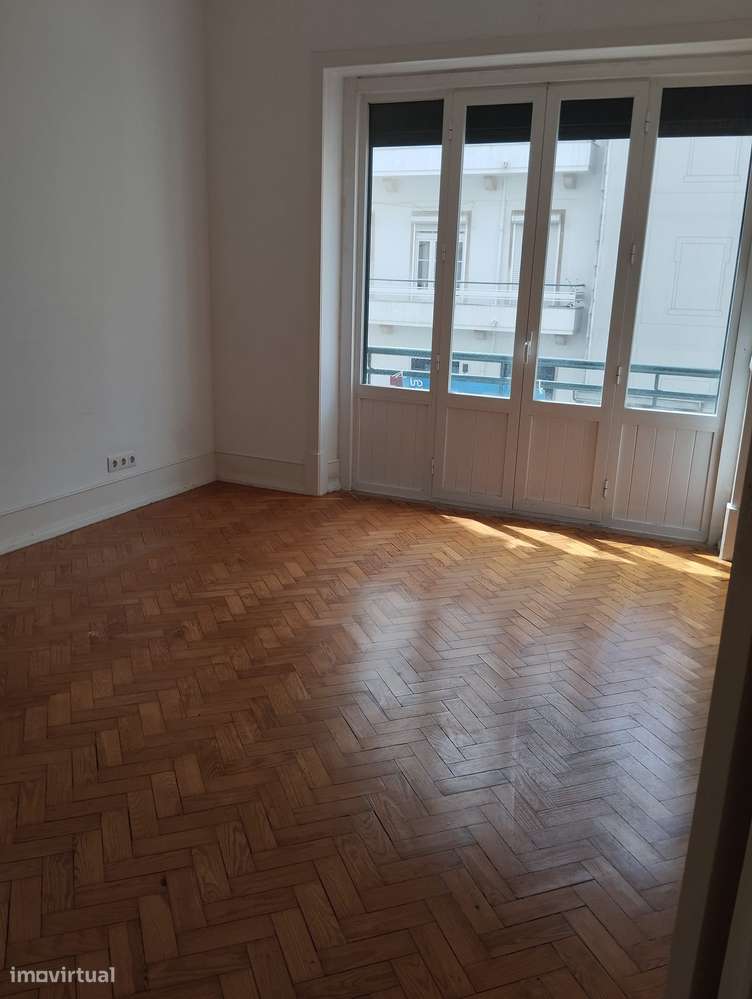 Apartamento T3+1 em Campo de Ourique - Grande imagem: 2/20