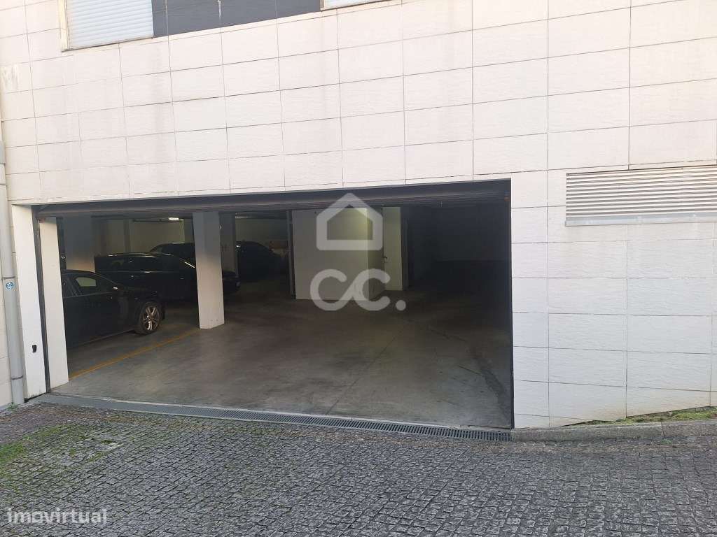 Apartamento T1, semi-novo, Lousado - Grande imagem: 2/24