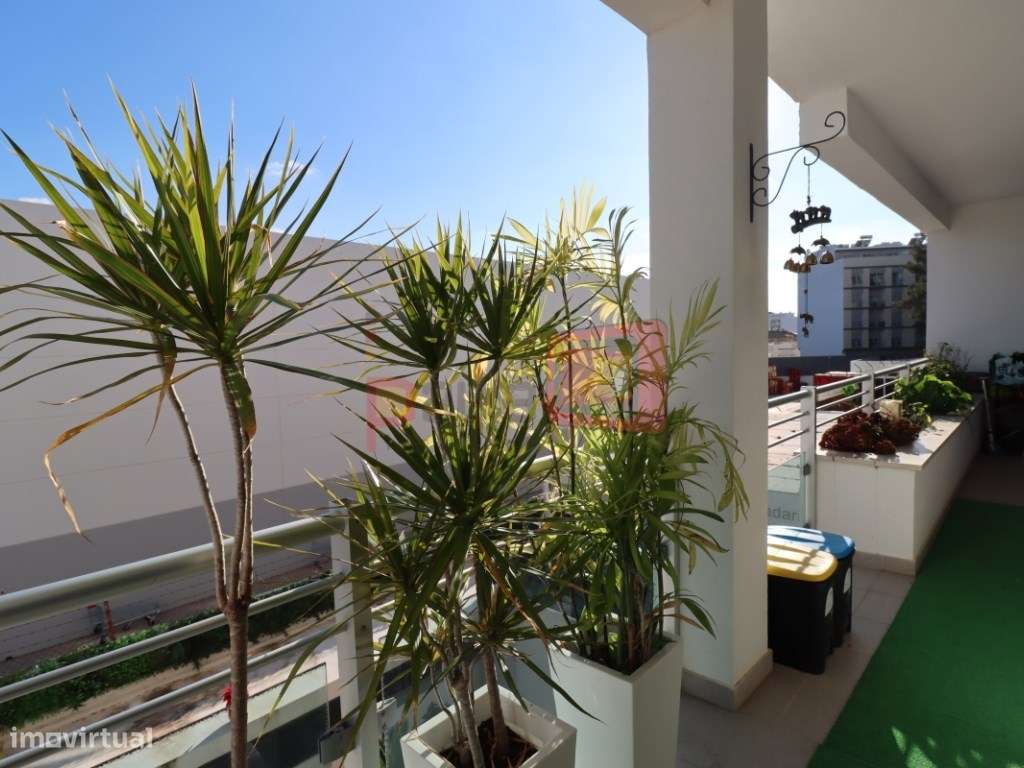 APARTAMENTO T3 COM GARAGEM BOX - MONTIJO-21