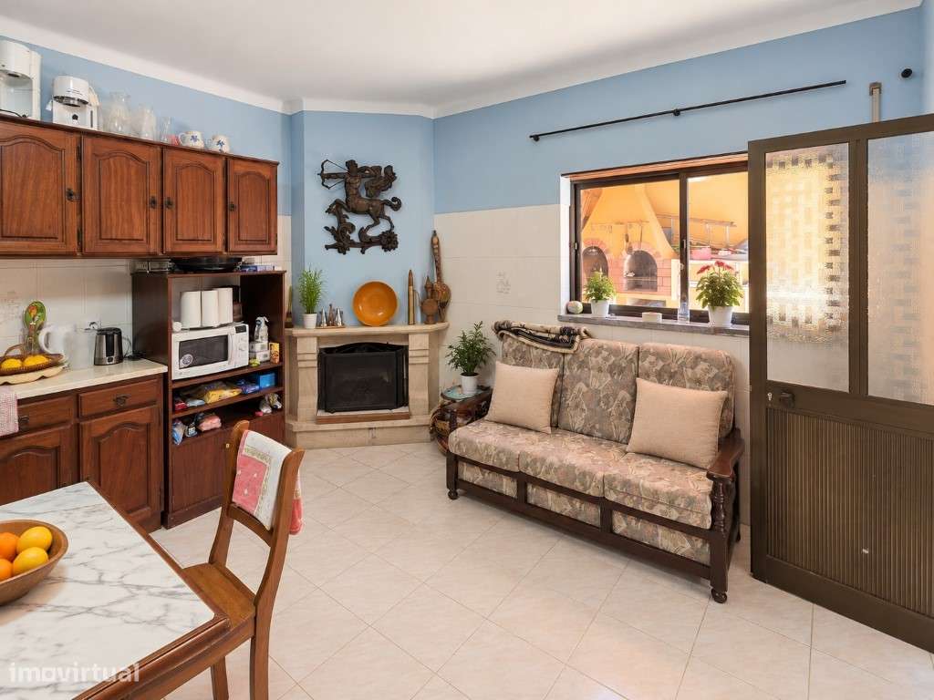 MORADIA 195 m² COM POTENCIAL PARA 2 HABITAÇÕES | PRÓXIMA DAS PRAIAS...-47