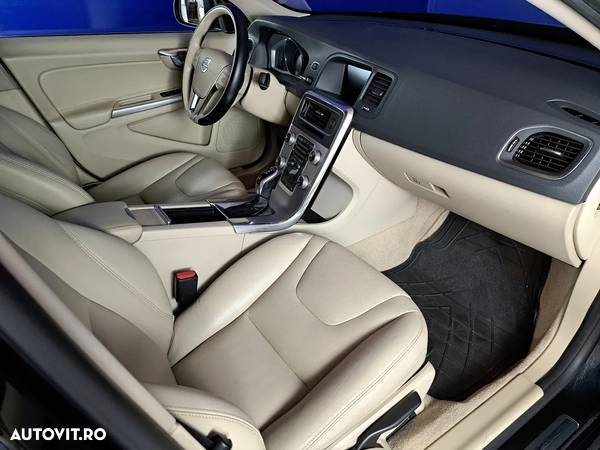 Volvo S60 T3 Summum - 24