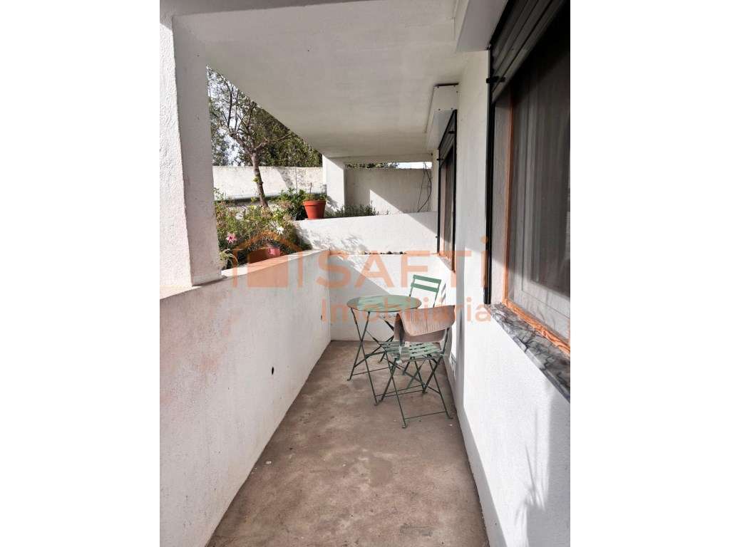 Moradia T5 com Piscina + Garagem para 3 Carros Oportunidade Imperdível-2