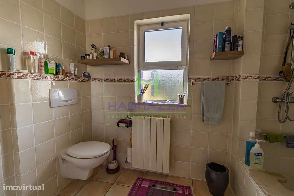 Fantástica Moradia Térrea T3+1, com piscina, grande jardim, e garagem,-54