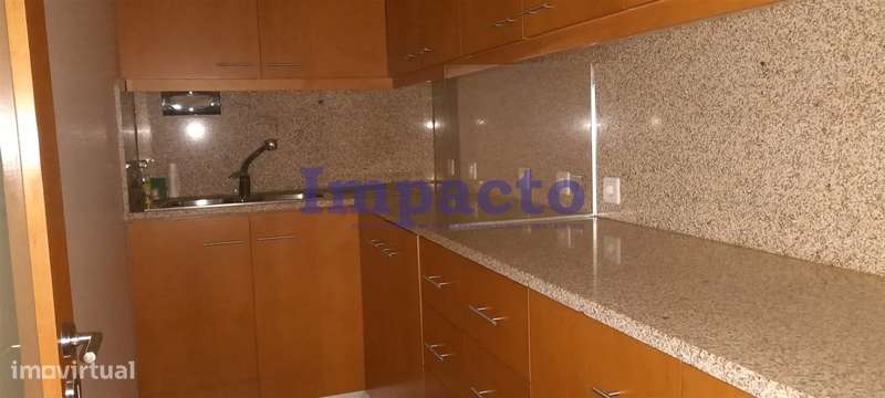 Loja em Lordelo do Ouro, Porto para arrendar - Grande imagem: 4/26