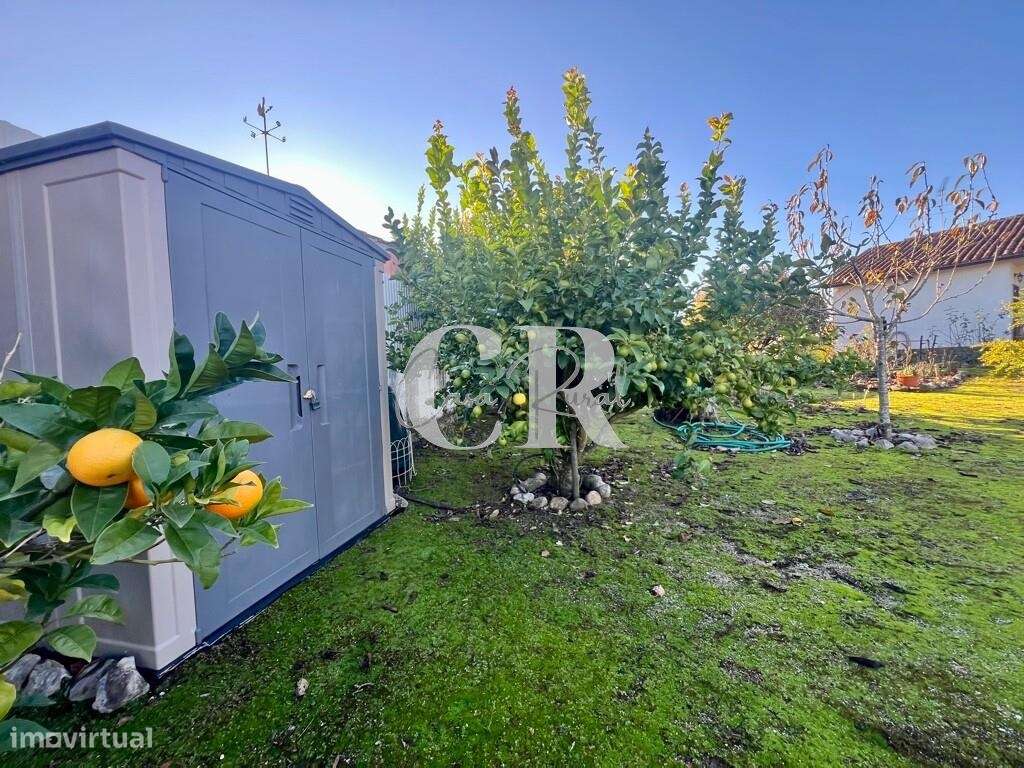 Excelente moradia térrea e independente com jardim em Arega - Figueiró-8