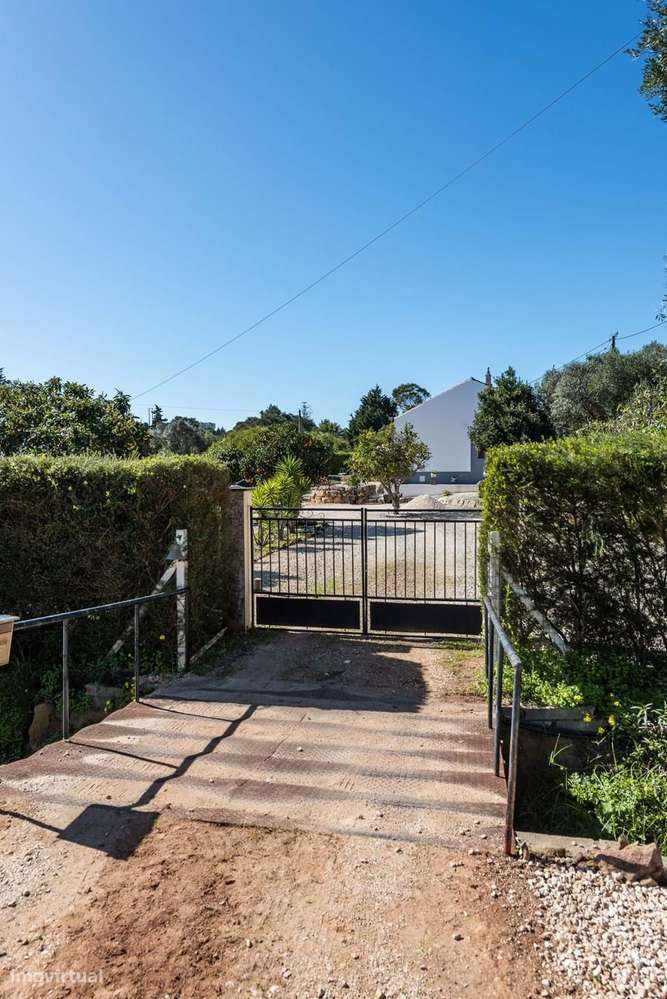 Casa tradicional reformada com grande jardim em Budens-35