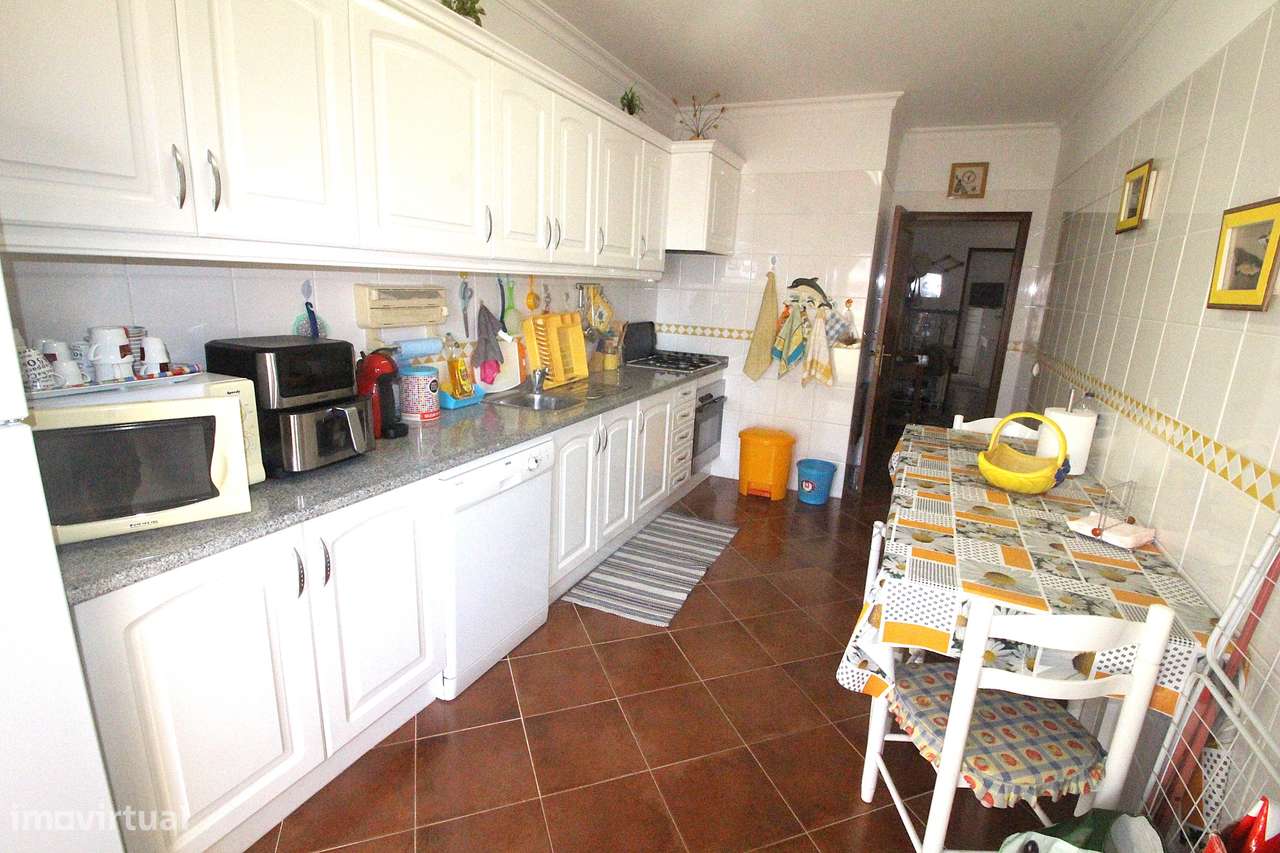 Armação de Pêra T2 Perto do mercado com Piscina, Garagem e Arrecadação-7