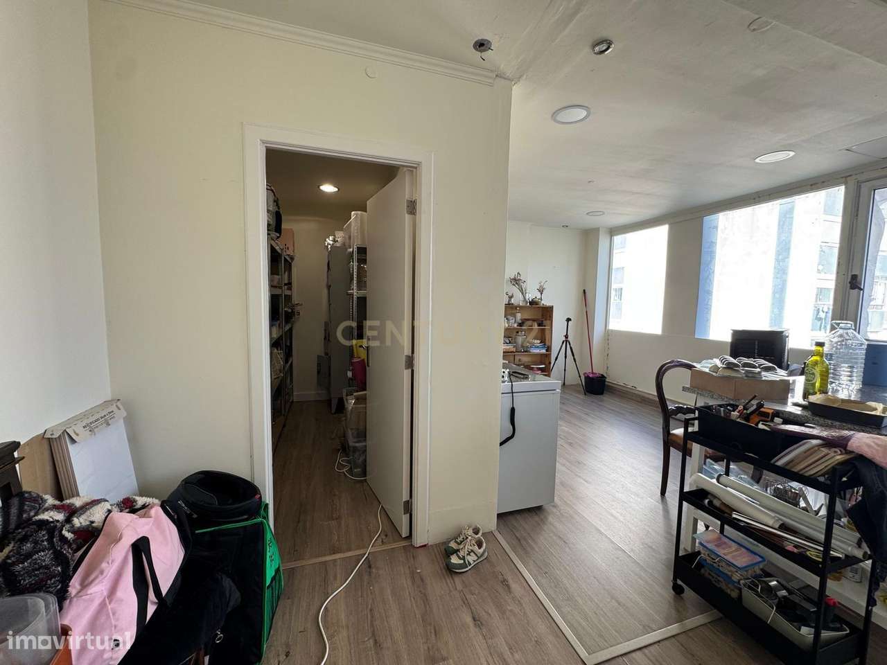 Loja no Estoril com Boa Exposição Solar - Grande imagem: 5/17