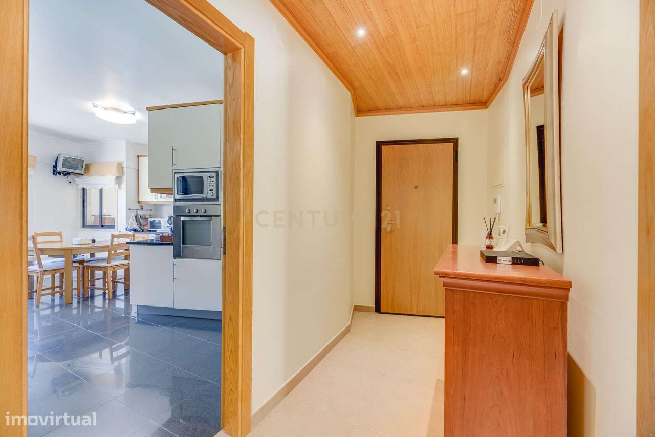 Apartamento T3 | Terraço, Box e Arrecadação | Urbanização da Ribeirada-19