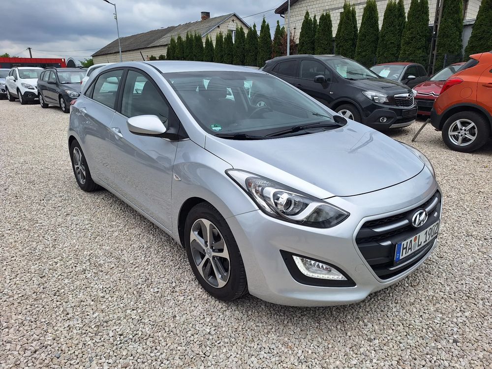 Hyundai i30 II blue 1.6 GDI Trend 2016