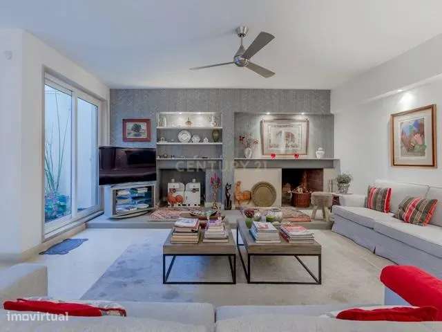 Moradia T6 com Jardim Interior e Garagem na Lapa – Junto à Embaixada d-1