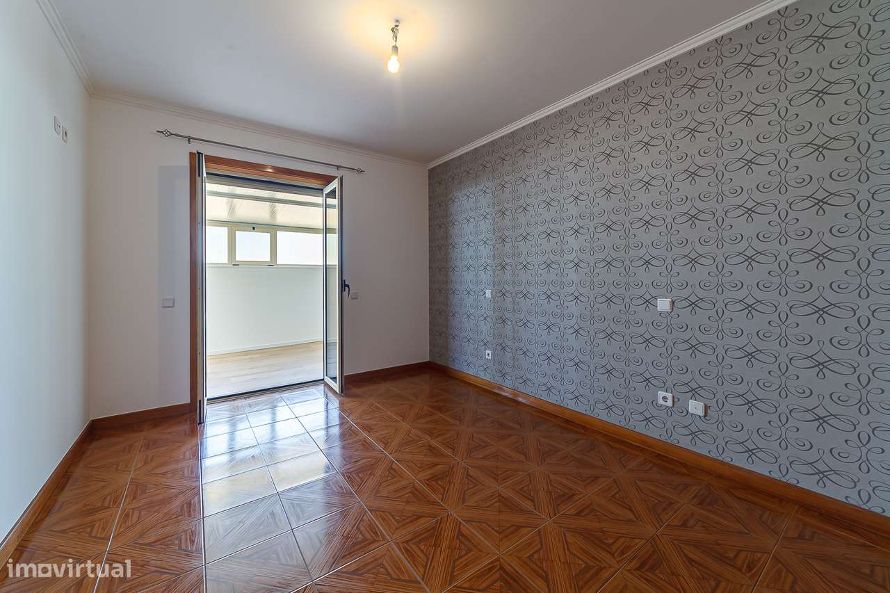 T2 de 140 m² no centro de Fiães, com garagem fechada e terraço-12