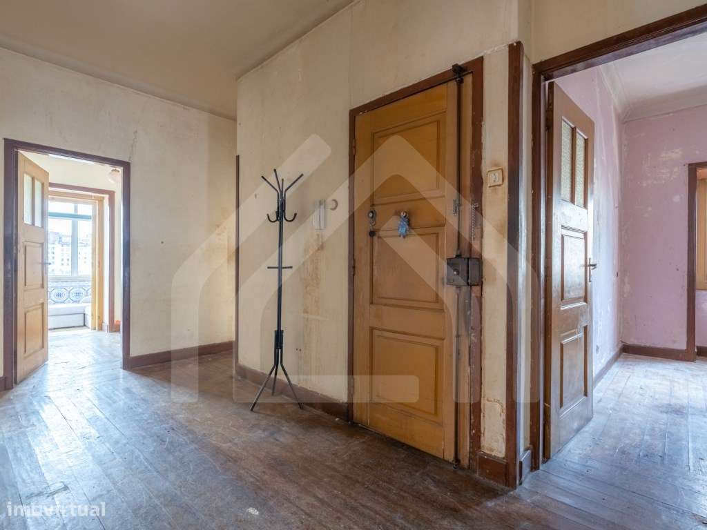 Apartamento T4 para Remodelação Total | Rua Guerra Junqueiro - Coimbra - Grande imagem: 2/30