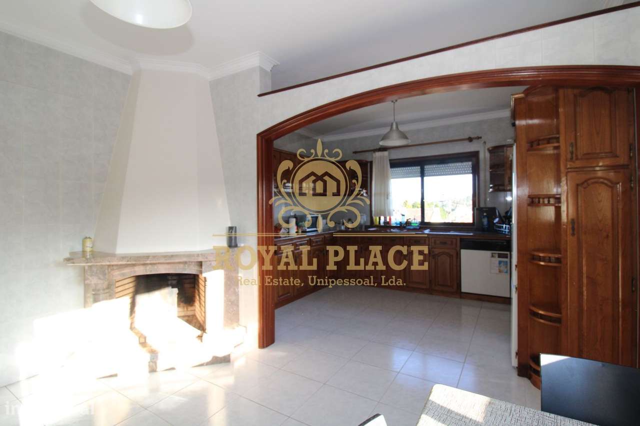 Moradia com loja e garagem em Fiães - RESERVADO - Grande imagem: 4/27