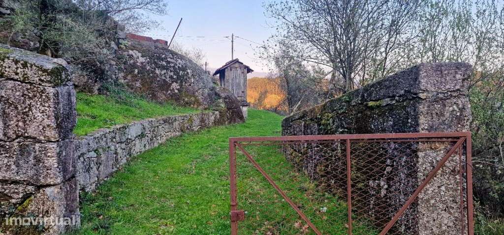 Terreno c/ Anexo em Pedra - Vieira do Minho - Grande imagem: 2/42