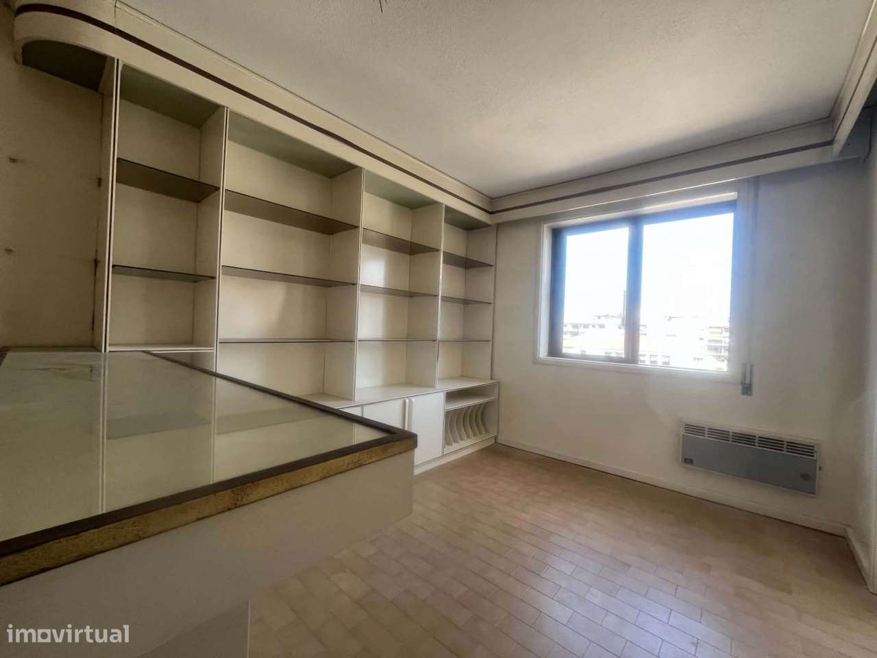Apartamento T1 no centro do Porto com garagem-18