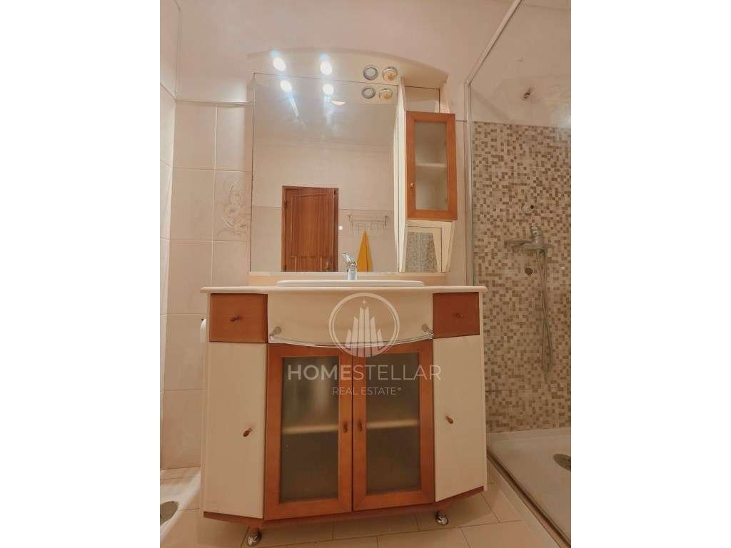 Apartamento T3 com varanda e arrecadação-23