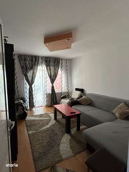 Vand urgent Apartament doua camere decomandat - Imagine principală: 5/8