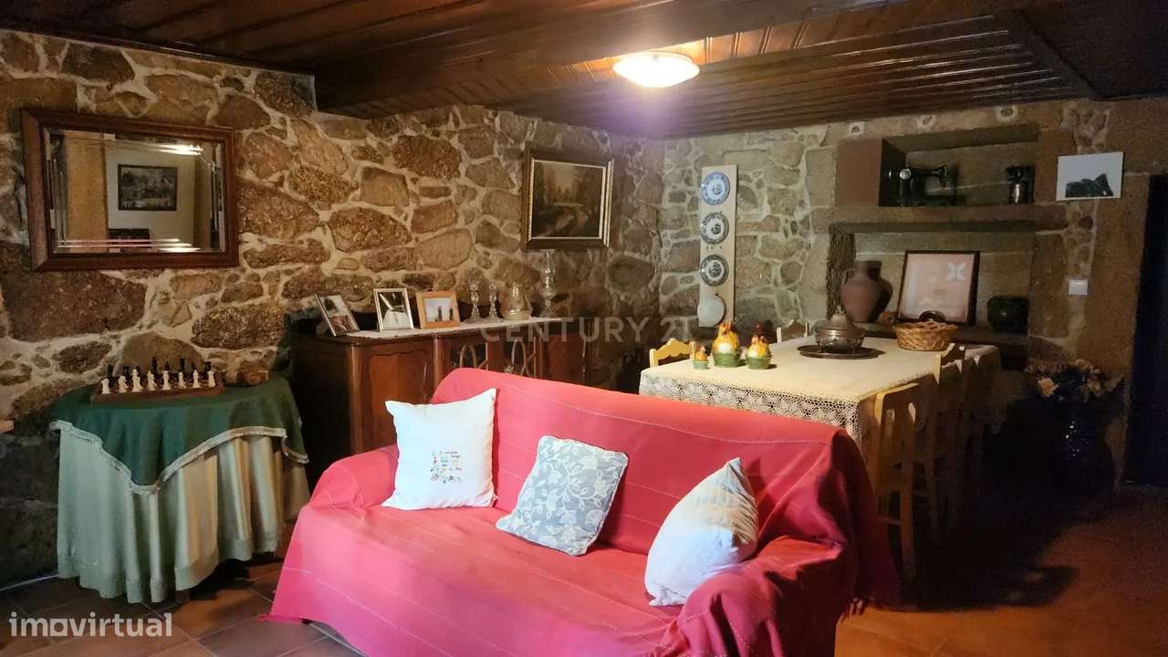 Moradia em Pedra com Terraço e Logradouro — Escalos de Baixo-5