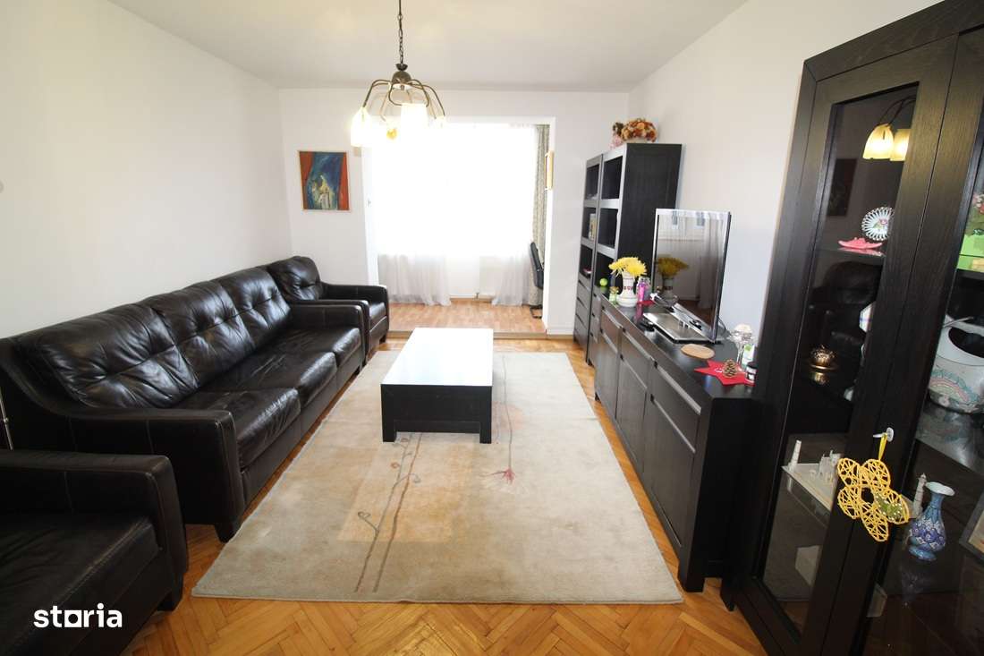 Vând apartament 3 camere în Hunedoara, zona OM-Str.Marțișorului, et.2-1