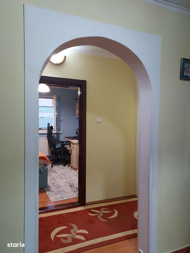 George Enescu - 3 camere decomandate, mobilate si utilate, boxa-4