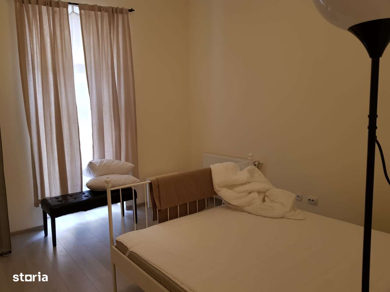 Pasajul Victoriei-strada cu umbrele,zona turistica,ultracentral,airbnb-7