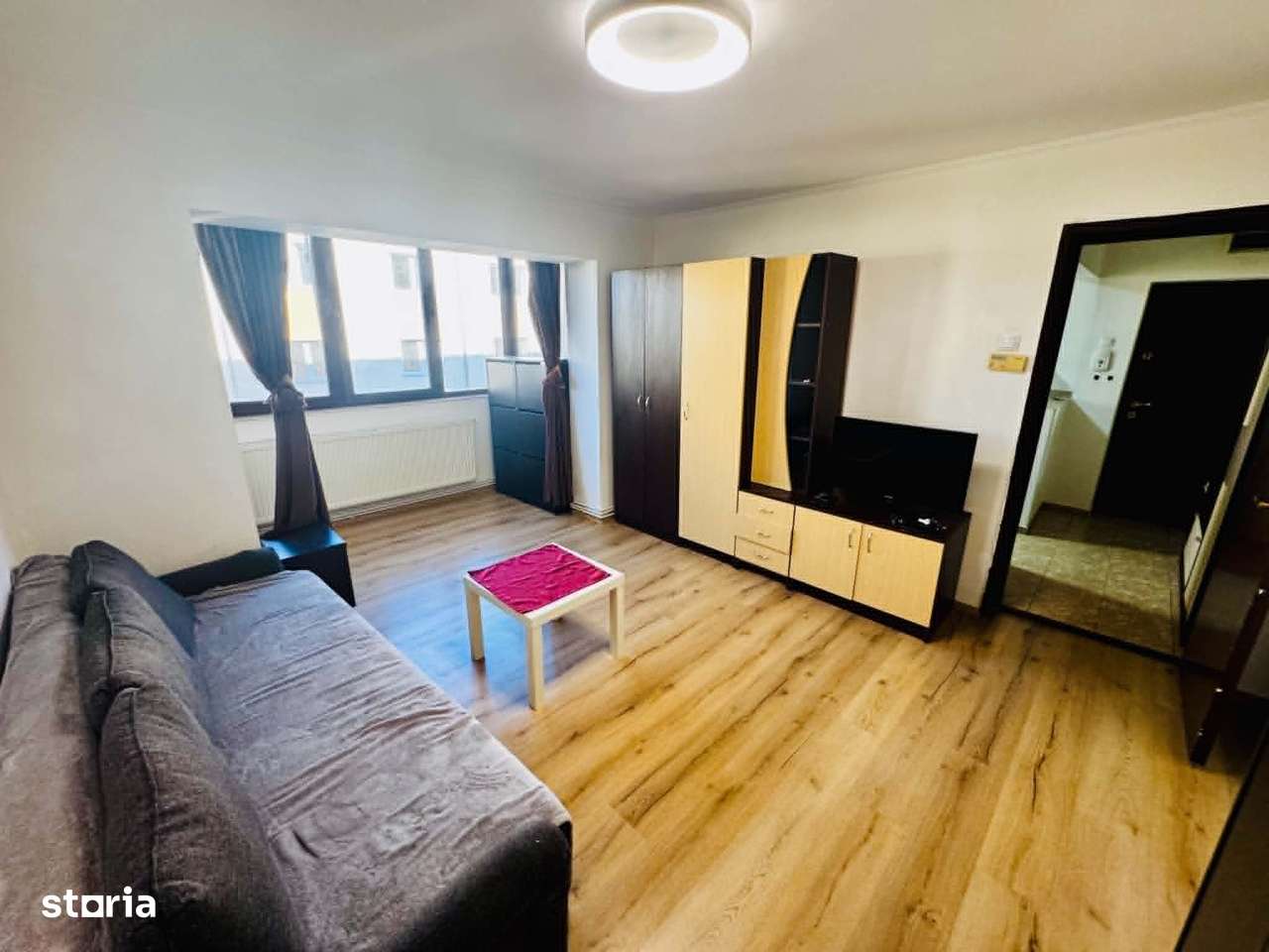 Apartament cu 2 camere de vanzare zona Kaufland Sf. Vineri et 2-1