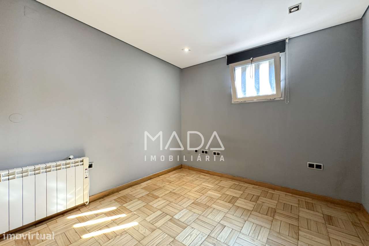 Apartamento T2+1 (último piso) c/sótão no centro histórico de Braga-22