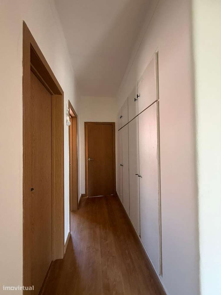 Apartamento T4 em Rio de Mouro-10