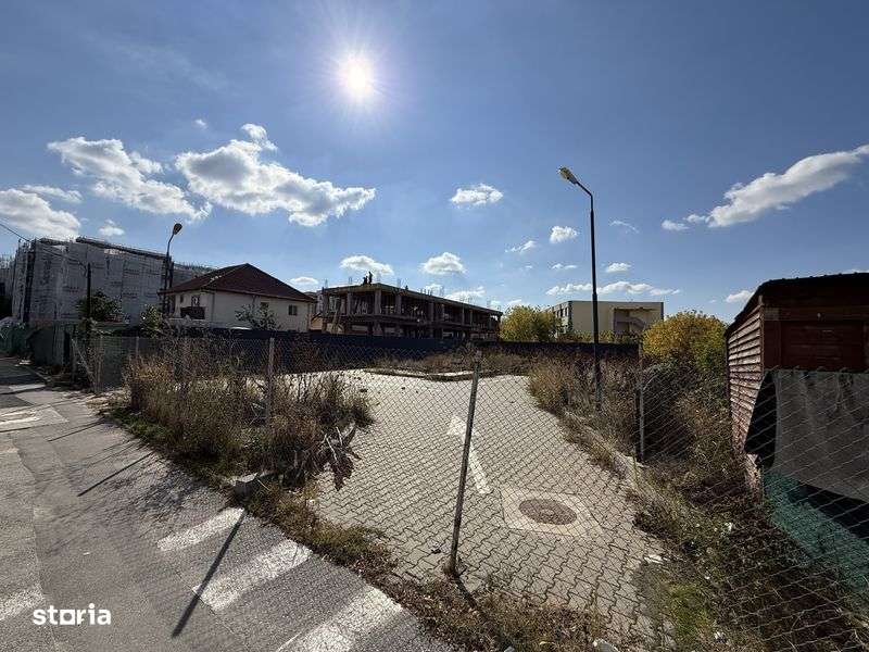 Inchiriez Teren Craiova - 1300 mp, Str. George Enescu, Stradal - Imagine principală: 4/8