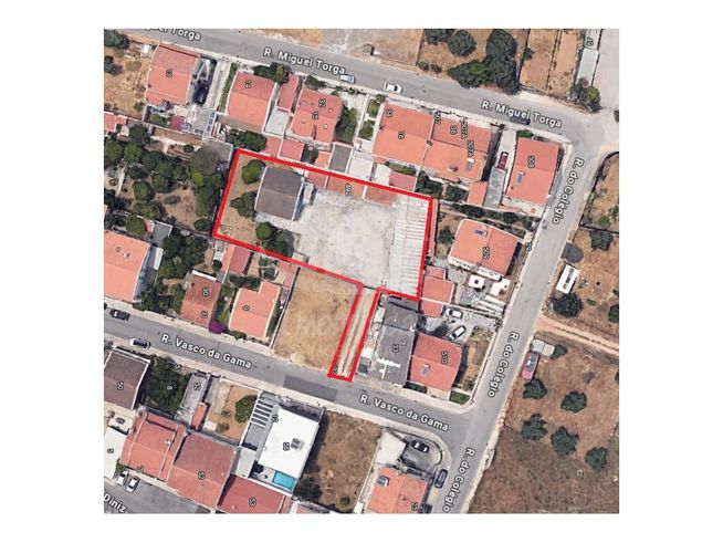 Moradia T3 com anexos inserida em terreno com 1220 m² em São João d...-5
