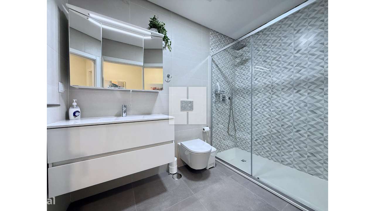 Espaçoso T4+1 Duplex c/ Vista Mar-34