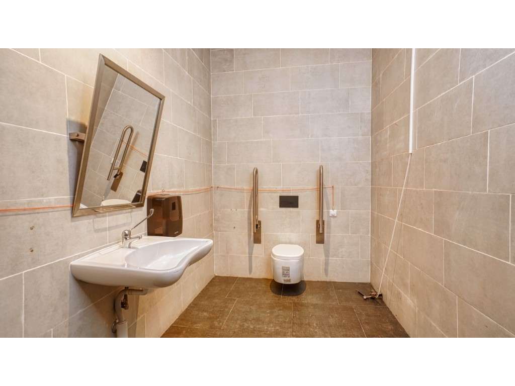 Loja no Centro de Lisboa | 265 m² | Sem Trespasse-14