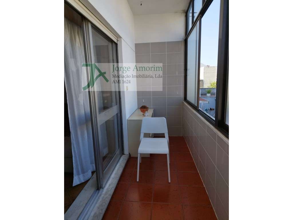 T2 Senhora da Hora - Excelente Localização! Lugar de garagem e arrumo - Grande imagem: 5/16