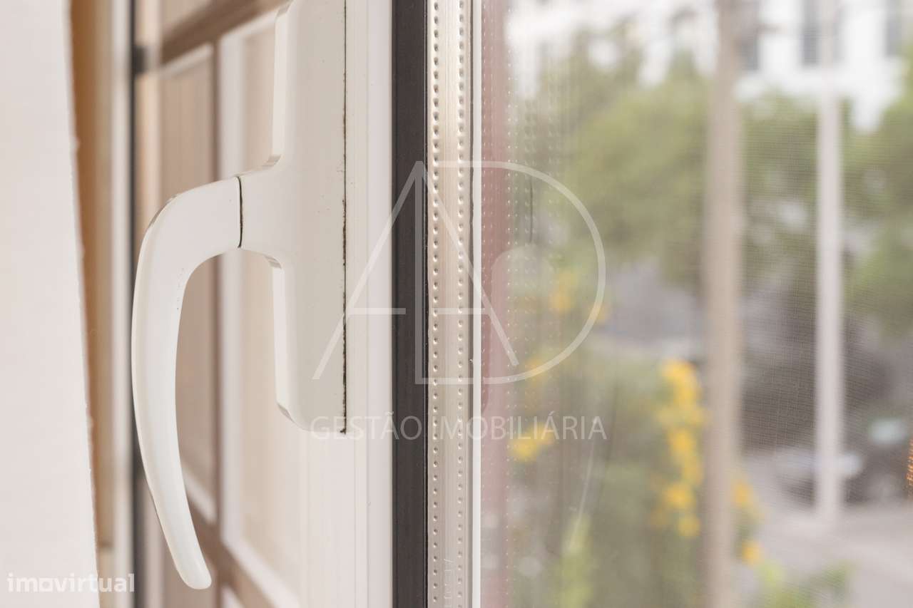 MORADIA T5+1 EM SANTO ANDRÉ, BARREIRO-36