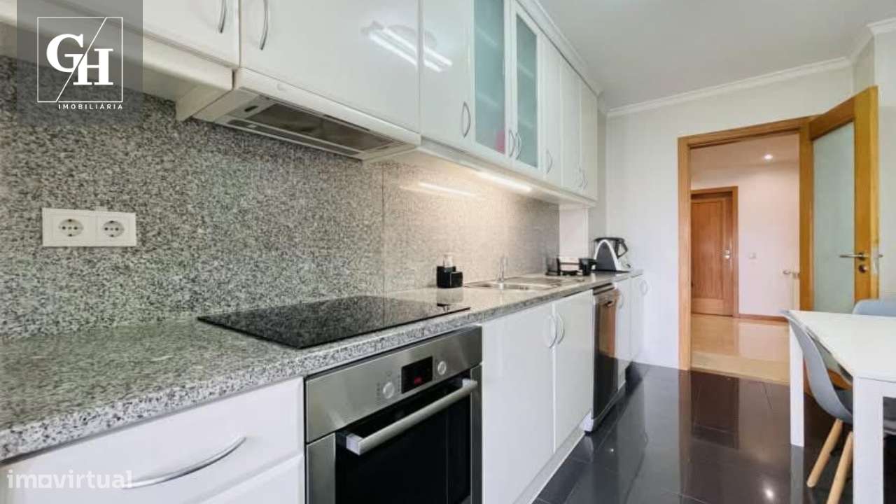 Apartamento T4 no Vinhal, com garagem fechada e vistas desafogadas-13