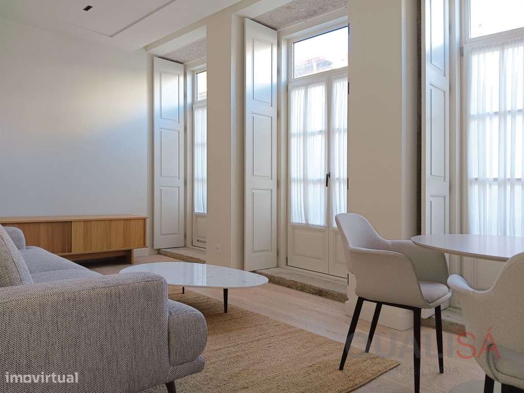 Apartamento T0+1 novo com varanda, equipado e mobilado, centro hist... - Grande imagem: 2/30